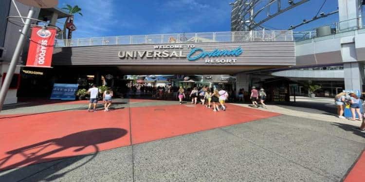 Universal Orlando Resort comienza a decorar sus instalaciones con adornos navideños
