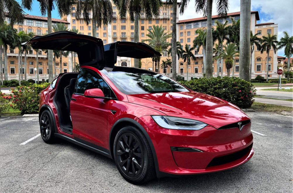 Tesla busca conductores en Miami para que prueben sus autos