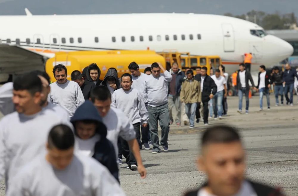 EE.UU. reanuda vuelos de deportación a Venezuela para disminuir migración irregular
