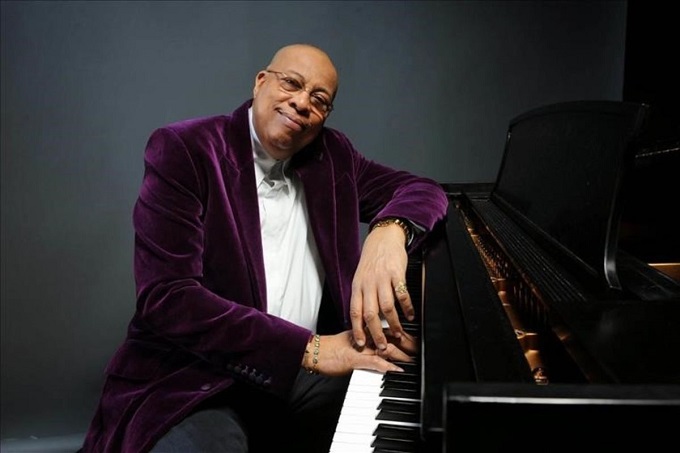 El pianista Chucho Valdés celebrará sus 80 años con un concierto en Miami