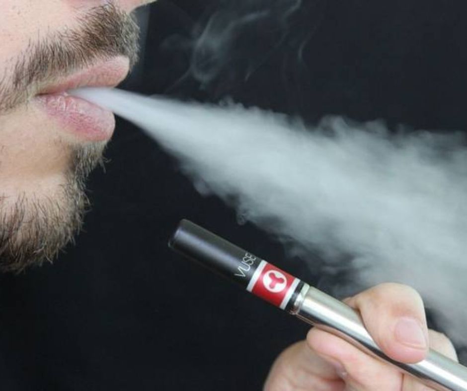 FDA prohíbe a empresa Juul vender cigarros electrónicos