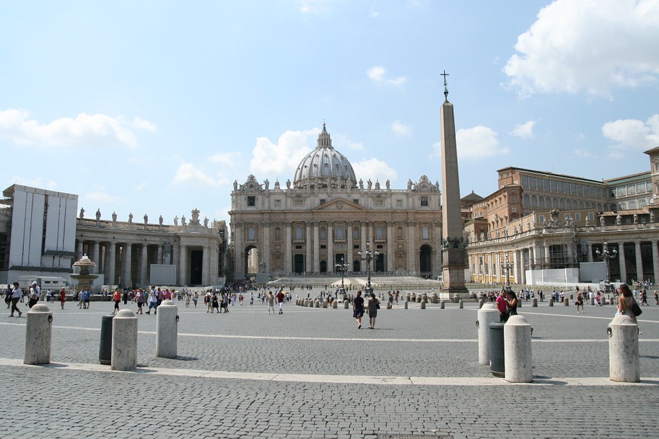 ¡Increíble! Jerarcas del Vaticano ayudaron a un sujeto acusado de abuso sexual a convertirse en sacerdote