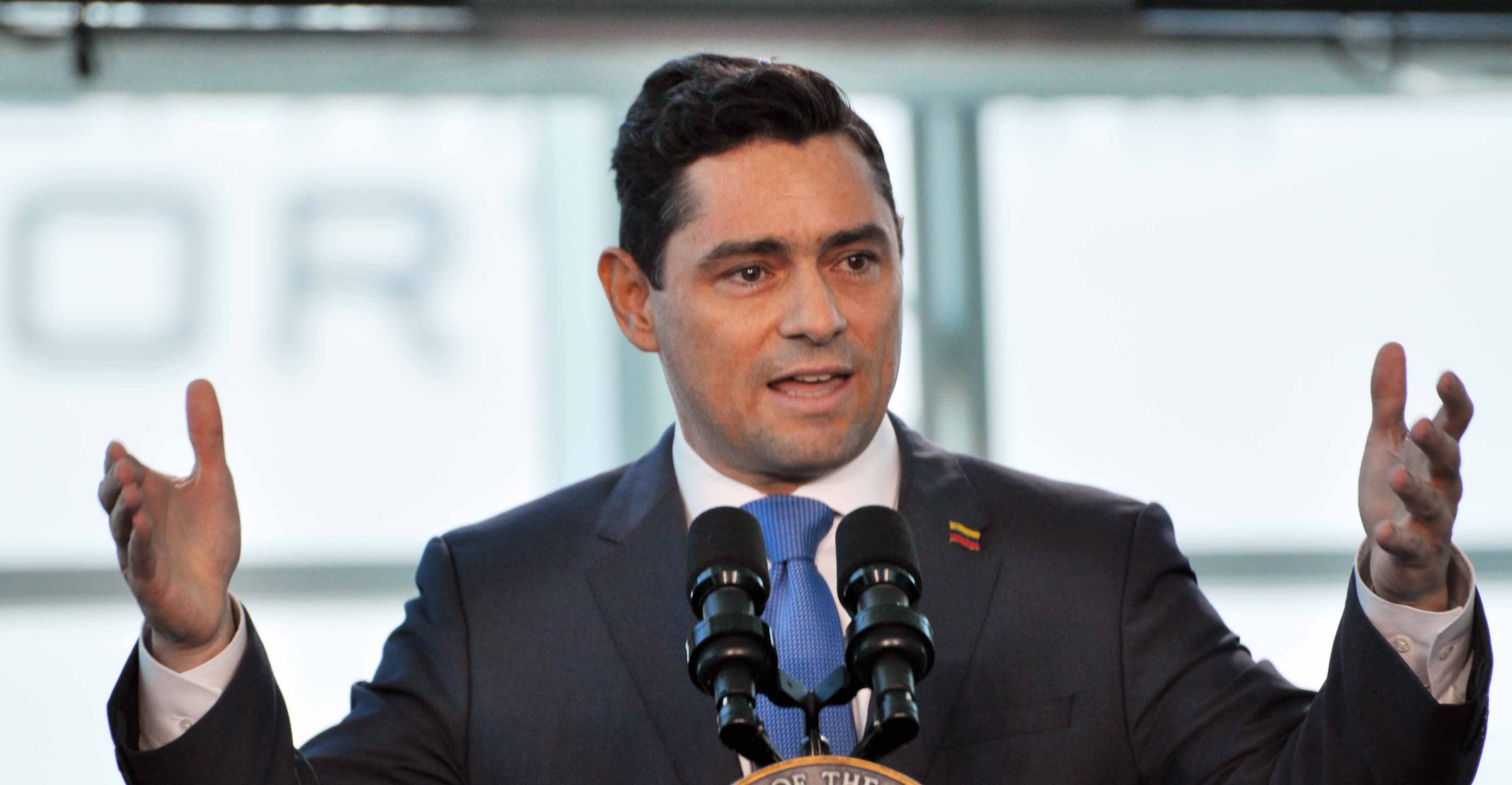 Embajador Vecchio insiste en que siguen asfixiando a las dictaduras de Maduro y Cuba