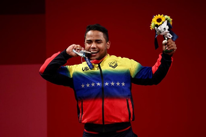 Keydomar Vallenilla le dio a Venezuela segunda medalla de plata en Tokio 2020
