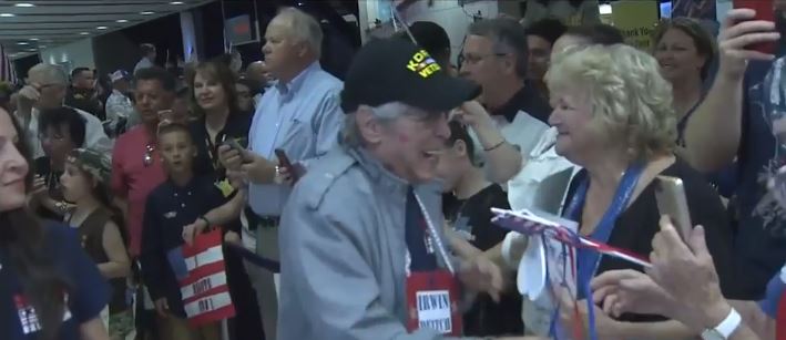 75 veteranos de guerra regresaron a Florida tras su vuelo de honor a Washington