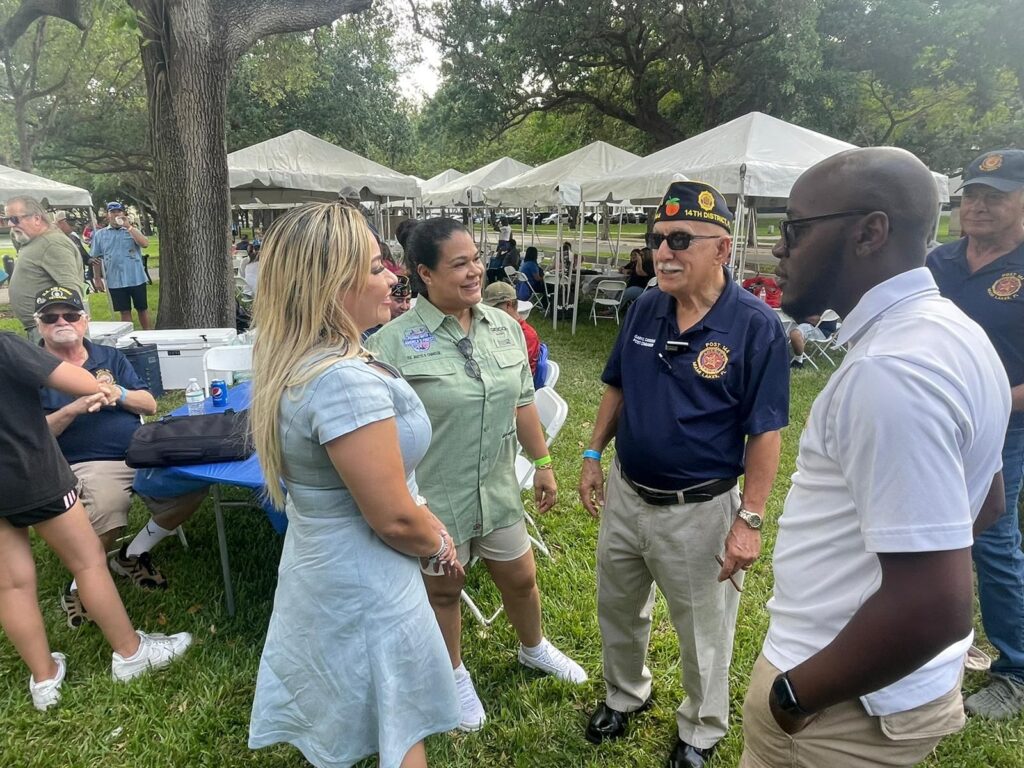 Veteranos de guerra en Miami-Dade celebran su día con Sophia Lacayo