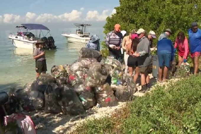 Voluntarios realizaron limpieza en isla del Parque Nacional Biscayne