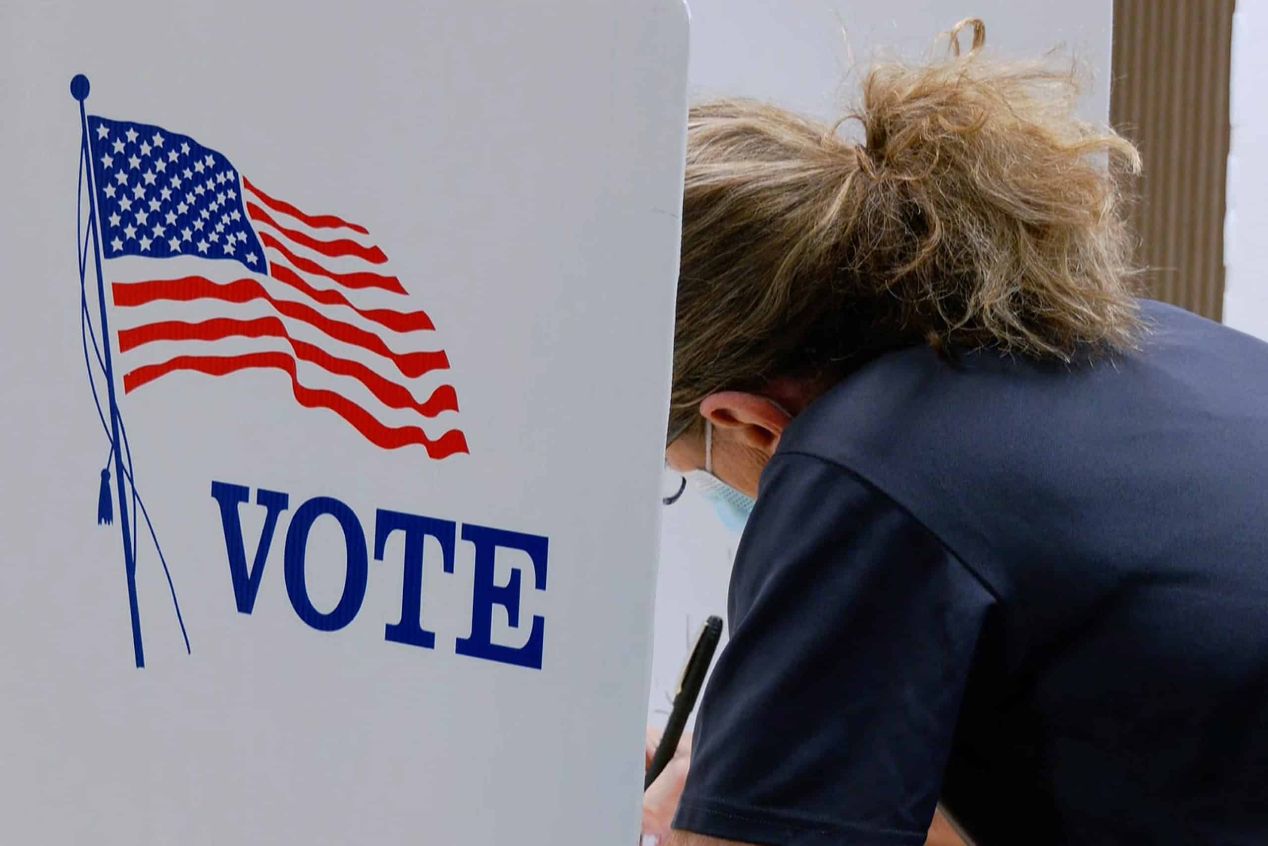 Votantes de Broward aprueban incremento de impuesto para escuelas