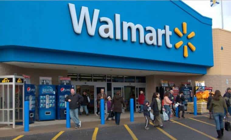 Indignación en Walmart: Hombre dejó caer varias veces a bebé de 4 meses