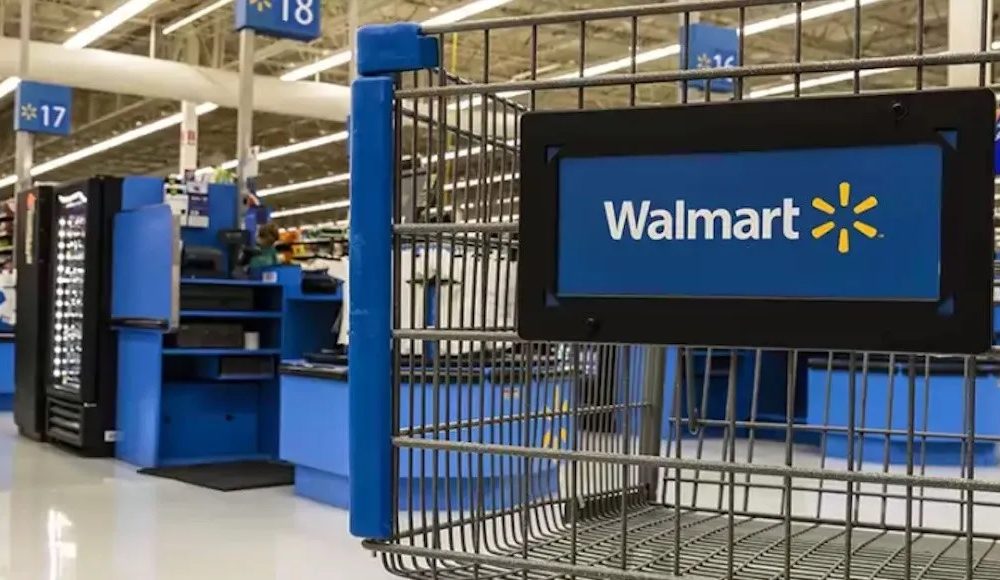 Arrestan a madre que llevó a su hijo en pañales a Walmart en plena ola de frío