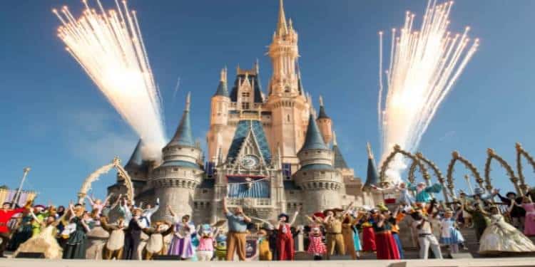 Demandan a Walt Disney World por presunta estafa en su sistema de reserva de parques
