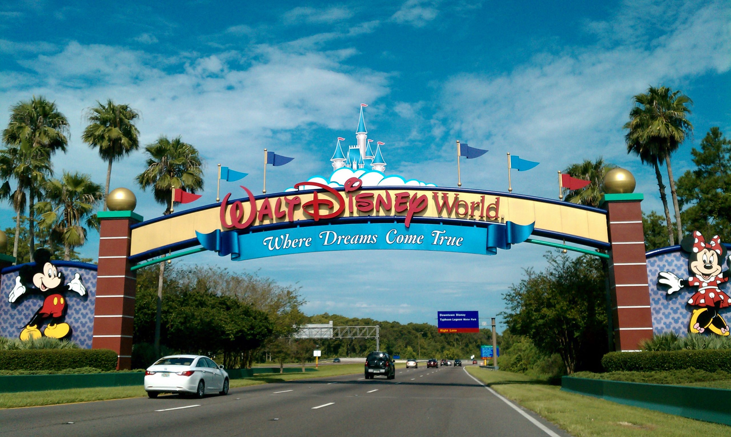 Trabajadores de Disney en Florida piden atrasar fecha de reapertura