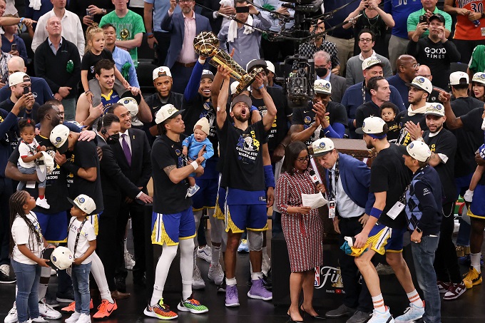 Sthephen Curry condujo a Golden State Warriors a su séptimo título en la NBA