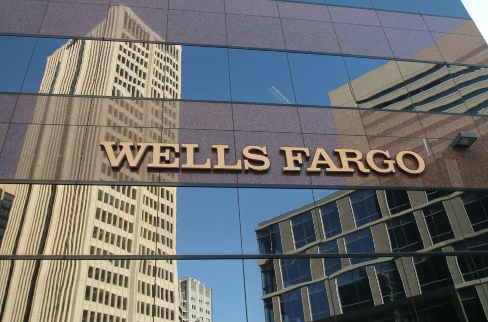 Wells Fargo impone nueva regla y anuncia cierre masivo de cuentas