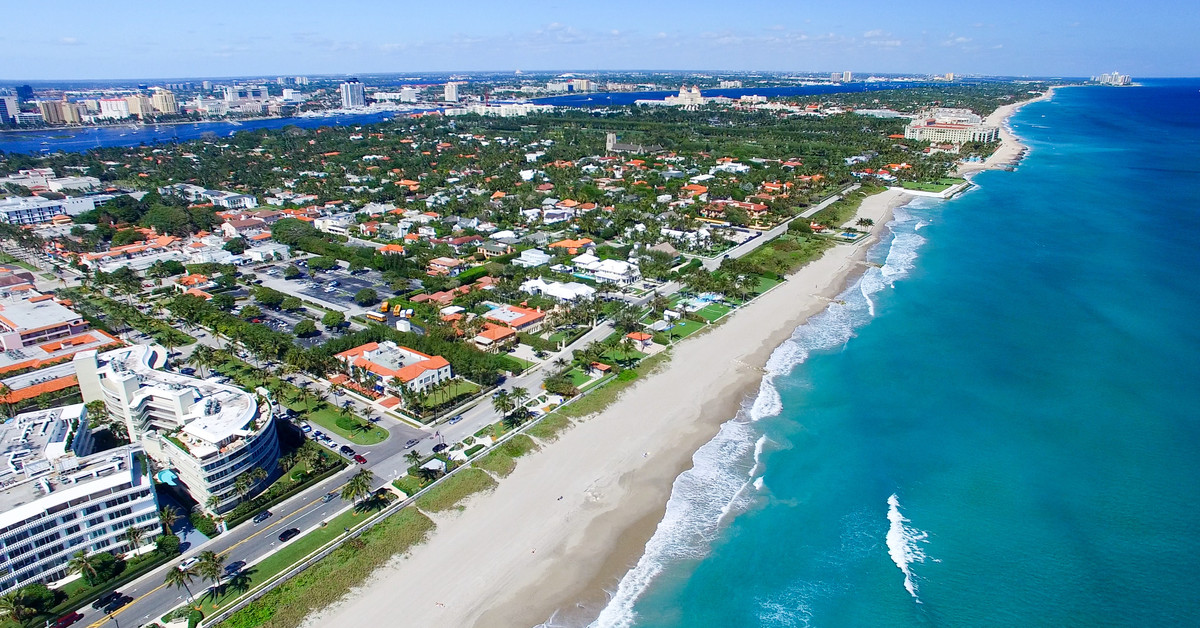 Cómo es Palm Beach y por qué hay controversia con Trump allí