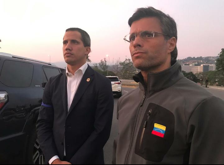 Reportan movimiento militar en respaldo al presidente Juan Guaidó en Venezuela