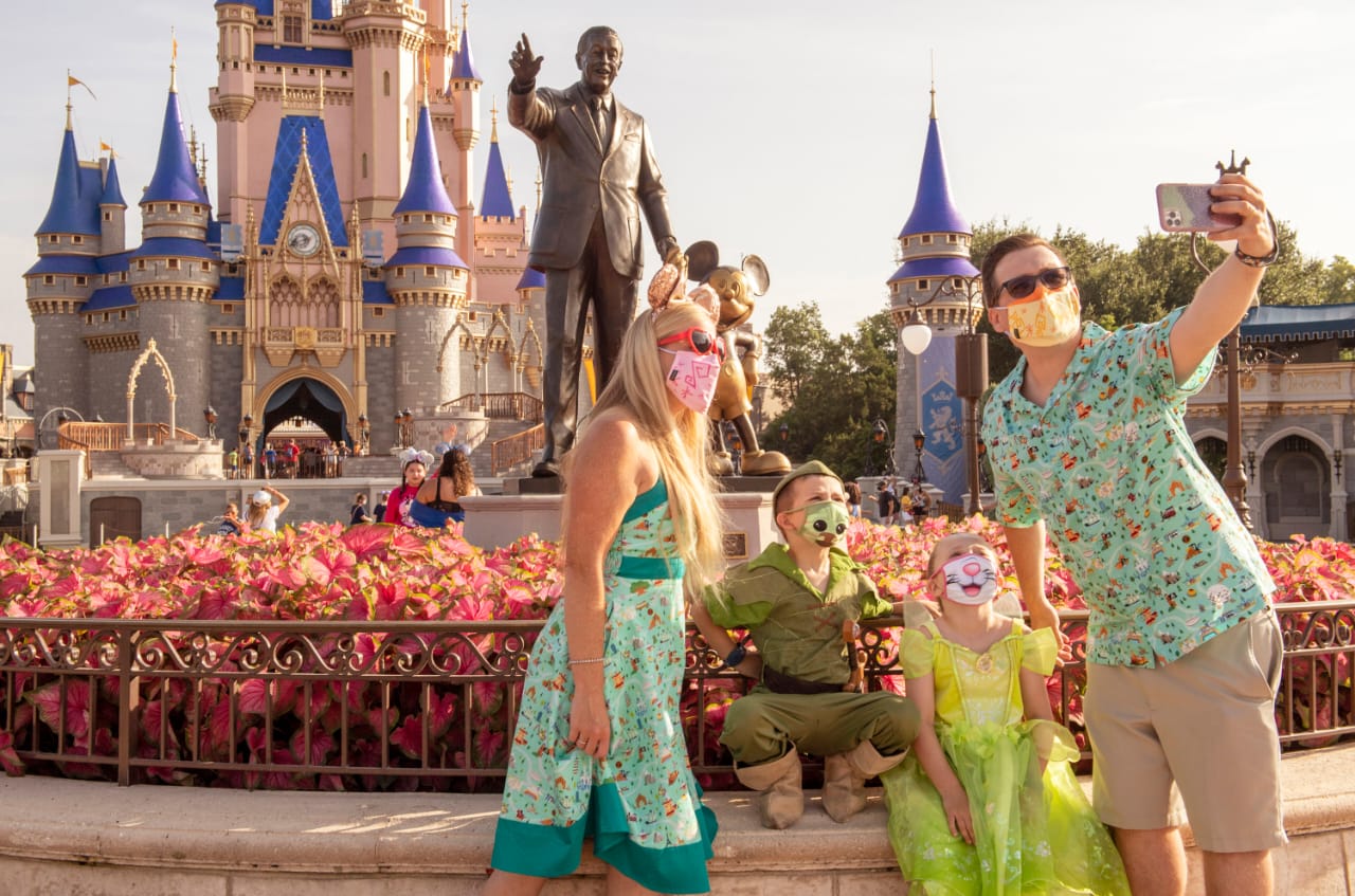 Disney World podría volver a exigir el uso de mascarillas