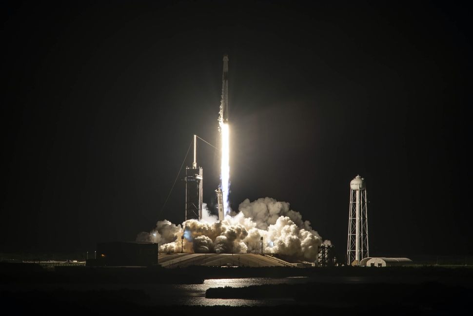 ¡Turistas en el espacio! Cohete de SpaceX despegó con éxito