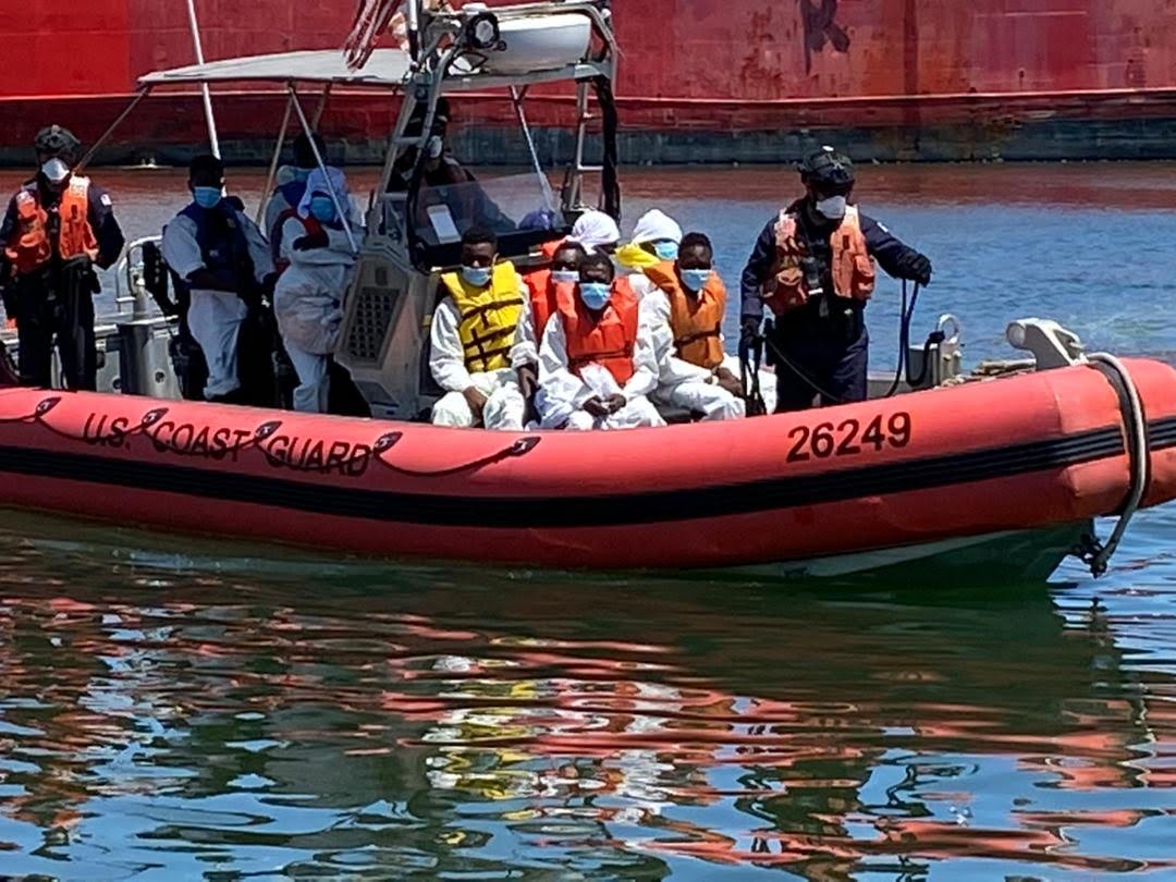 Guardia Costera repatrió a 102 migrantes haitianos hallados en costas del Sur de Florida