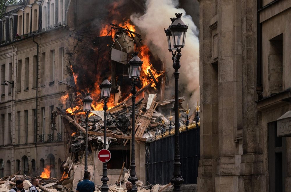 Gran explosión en París dejó al menos 33 heridos y dos desaparecidos