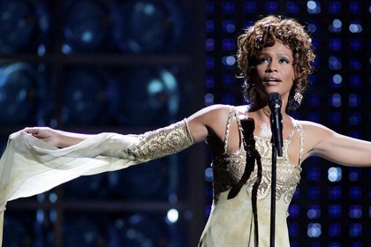 Coincidencias nefastas que marcan la muerte de Whitney Houston, su hija y su hijastro