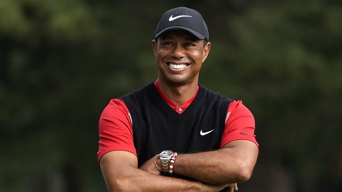 Tiger Woods fue dado de alta y regresó a casa