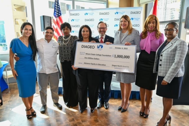 Diageo North América dona $1 millón al Miami Dade College para promover la equidad educativa