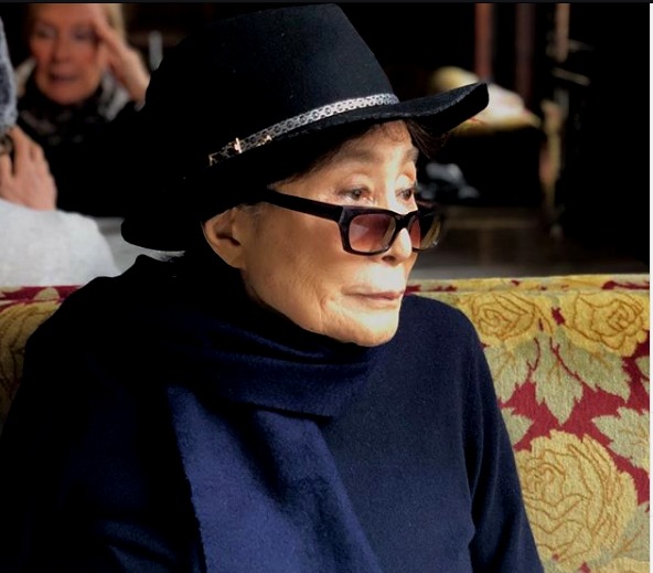 Yoko Ono cede la gestión de sus millonarios negocios a su hijo Sean