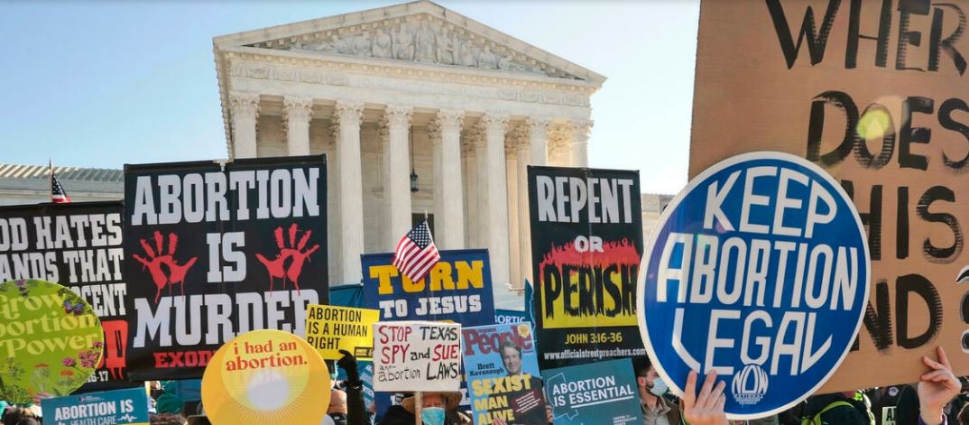 Corte Suprema permite a tribunales federales impugnar ley sobre el aborto de Texas