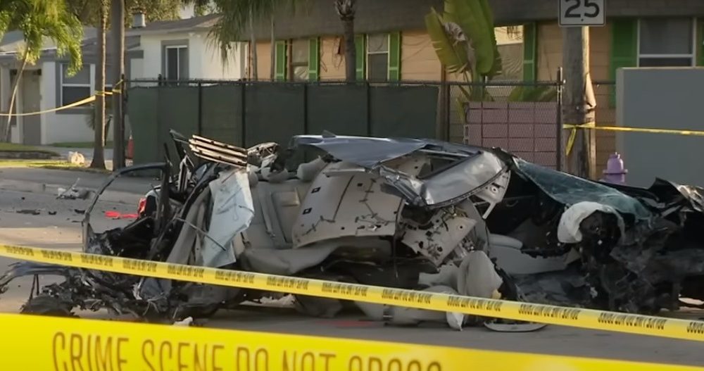 Aparatoso accidente en Hallandale Beach deja un fallecido; auto quedó hecho nada