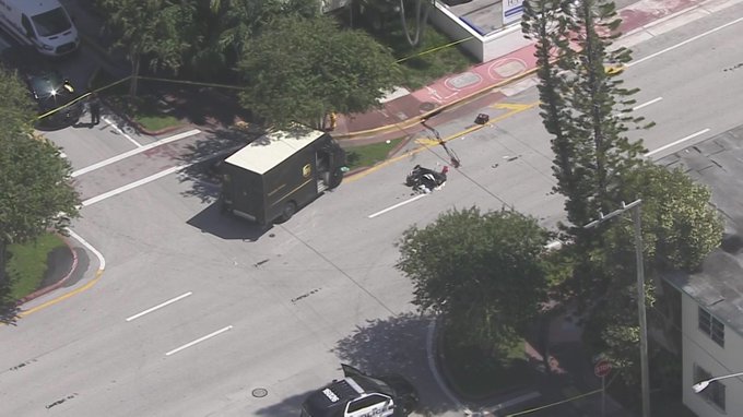Motorizado falleció tras chocar con camión de UPS en Miami Beach