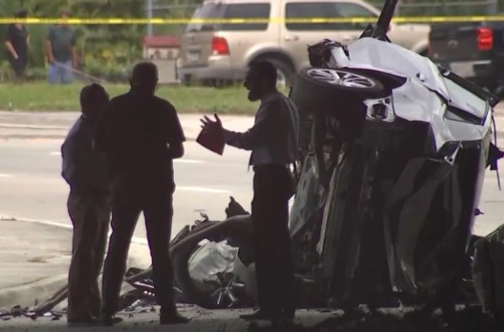 Adolescente muere al estrellar un auto mientras huía de la policía en Kendall