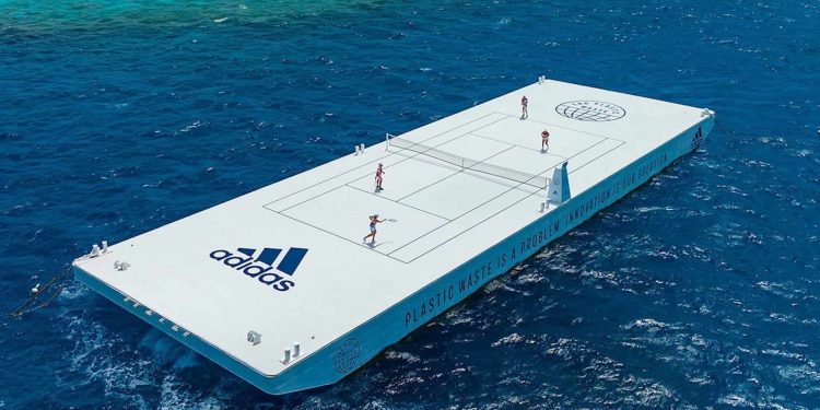 Adidas estrena su primera cancha de tenis flotante hecha con material reciclable (+Fotos y Videos)