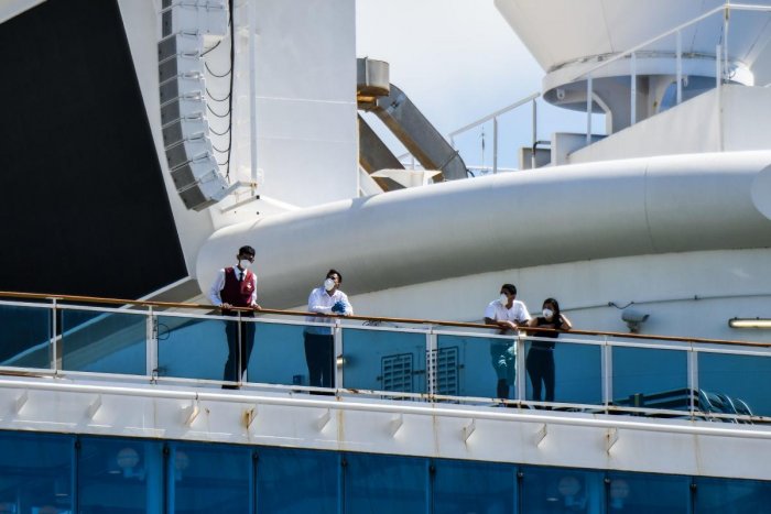 Atrapados en cruceros durante la pandemia de coronavirus, las tripulaciones ruegan por volver a casa