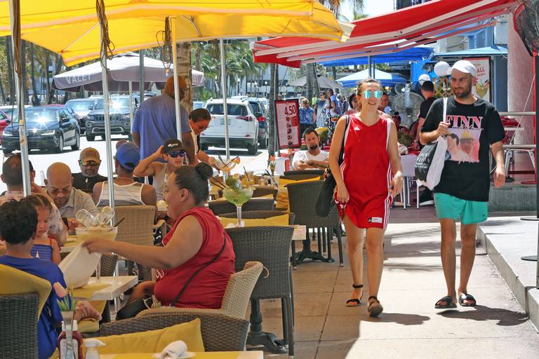 Miami evalúa permanencia de restaurantes con servicios al aire libre