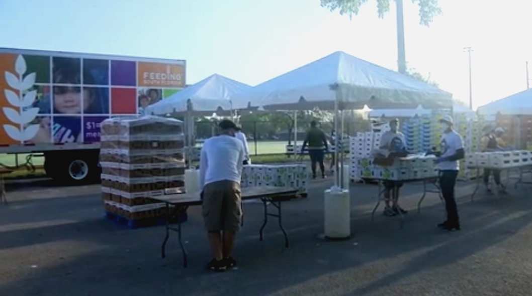 Alimentos gratis: Estos son los sitios donde los entregan hoy en Miami