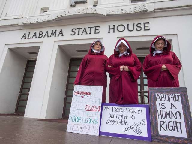 La decisión para prohibir el aborto en Alabama queda a manos del Gobierno