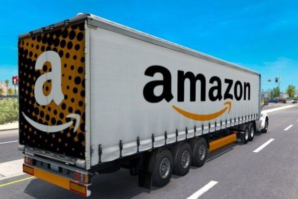 Amazon: Despide a conductor por subir a mujer en camión de reparto en Florida