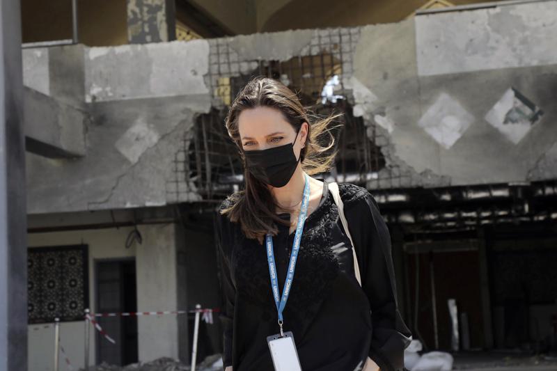 Enviada especial de la ONU Angelina Jolie visita Yemen