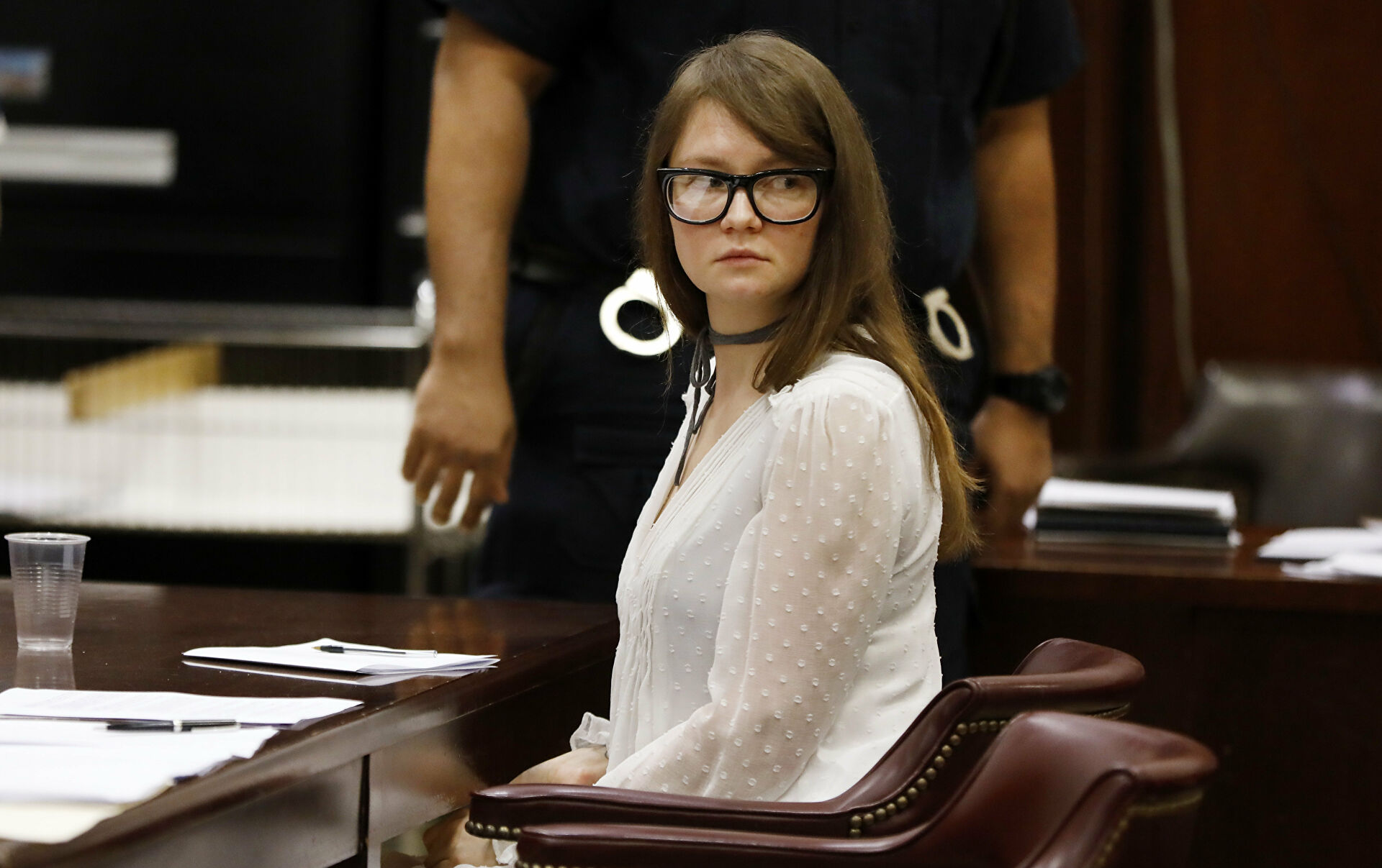 La estafadora Anna Sorokin sigue en EE.UU. luchando contra su extradición