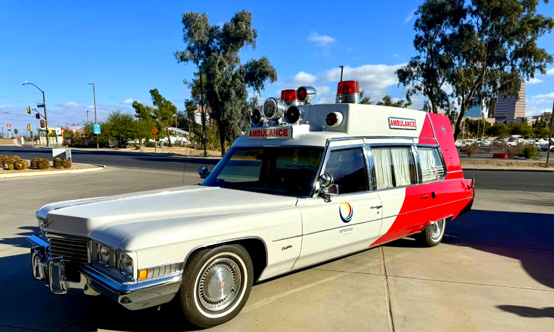 Con viaje de California a Florida: Ambulancia antigua rompe récord mundial