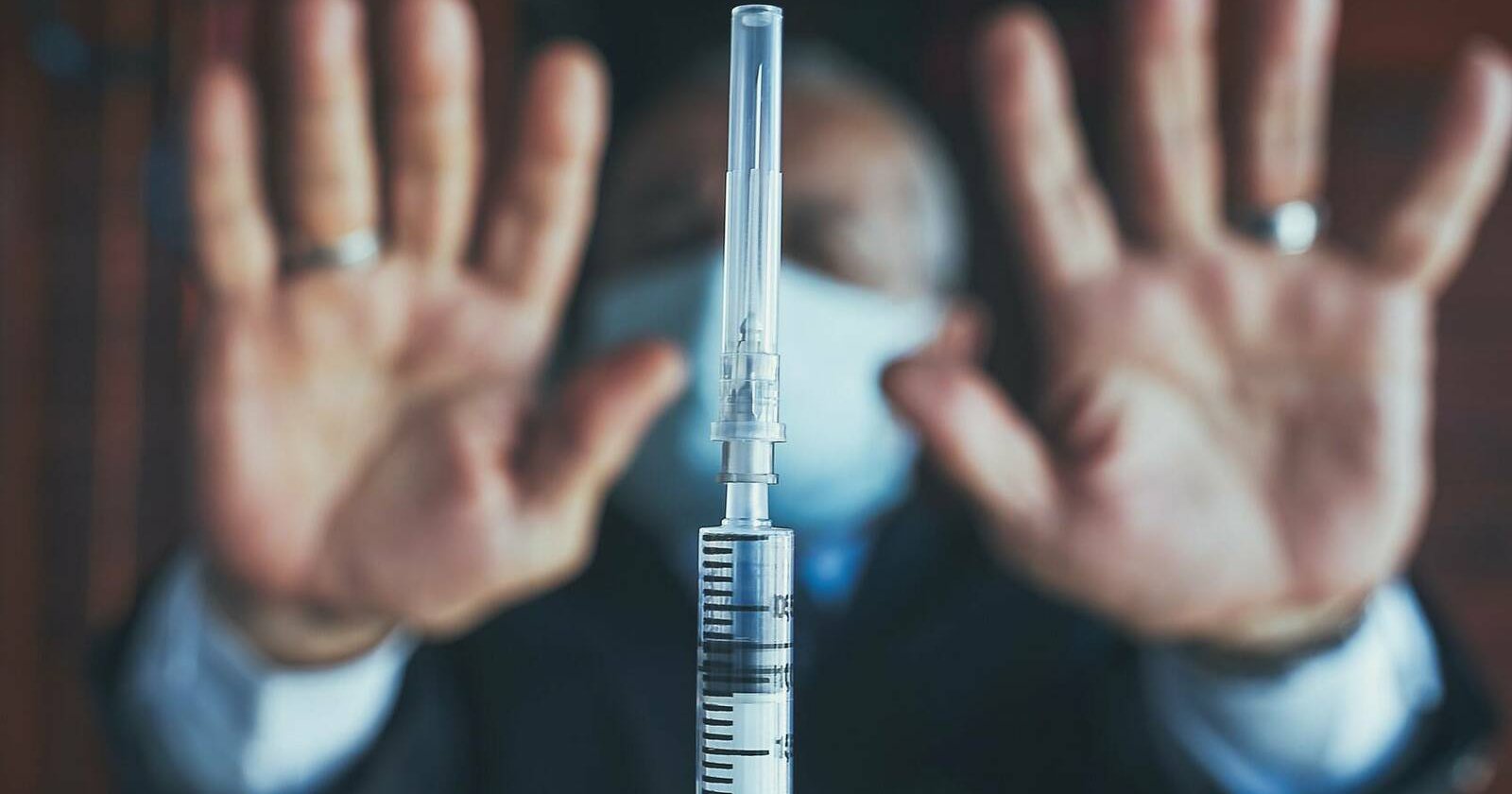 EE.UU: Estados refutan vacunación obligatoria contra COVID-19 para el personal médico