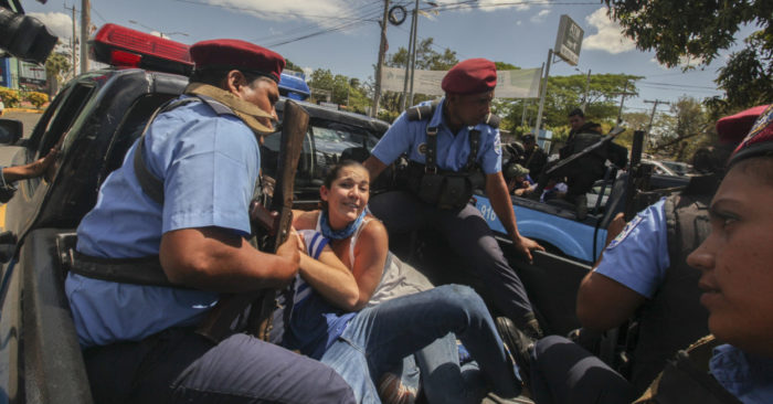 Un centenar de opositores al régimen de Daniel Ortega son arrestados por la policía de Nicaragua