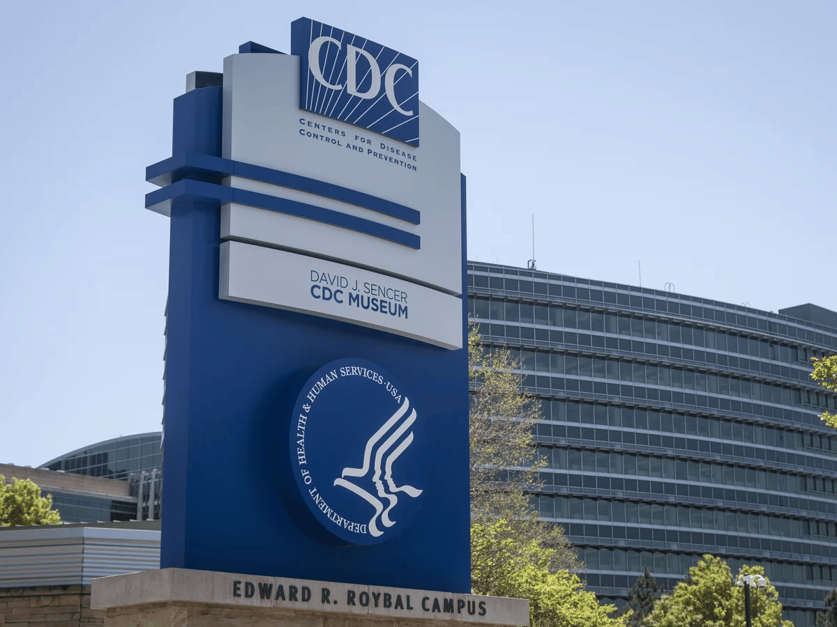 CDC anuncia reorganización, tras críticas por respuesta al COVID-19