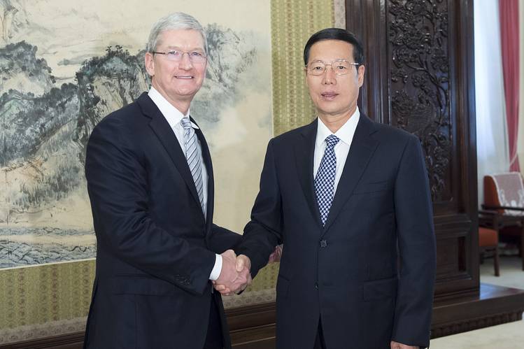 Apple surfea la censura y el monopolio en China