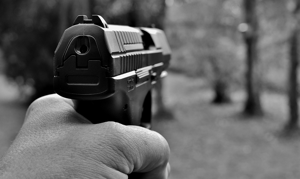 Joven asesinó a un adolescente por estar jugando con un arma en Indiantown