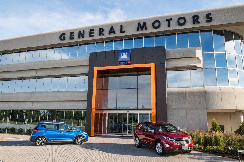 General Motors suspenderá operaciones en ocho plantas por escasez de chips