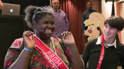 Entre risas y bailes celebraron su graduación los niños con autismo en Miami-Dade