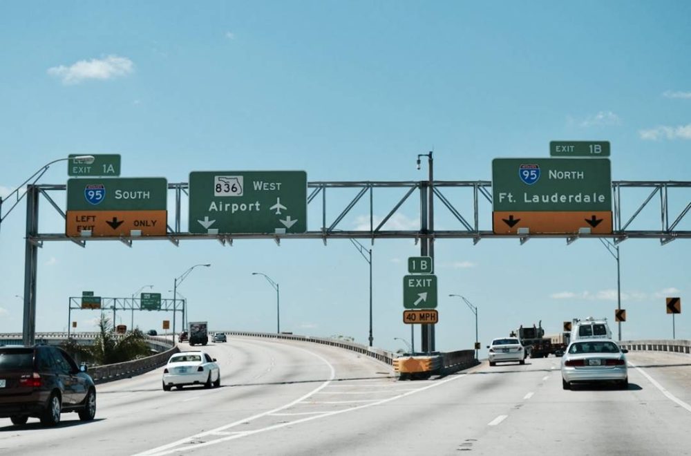 Precio de combustible en Florida sigue con tendencia a la baja
