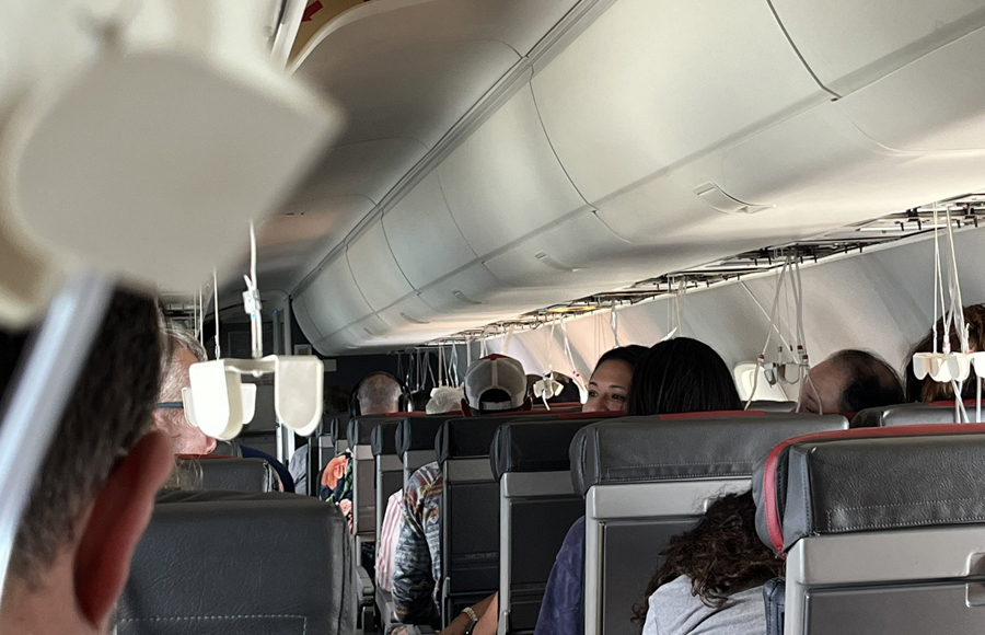 Avión de American Airlines cae en picada y desata el pánico en vuelo a Florida